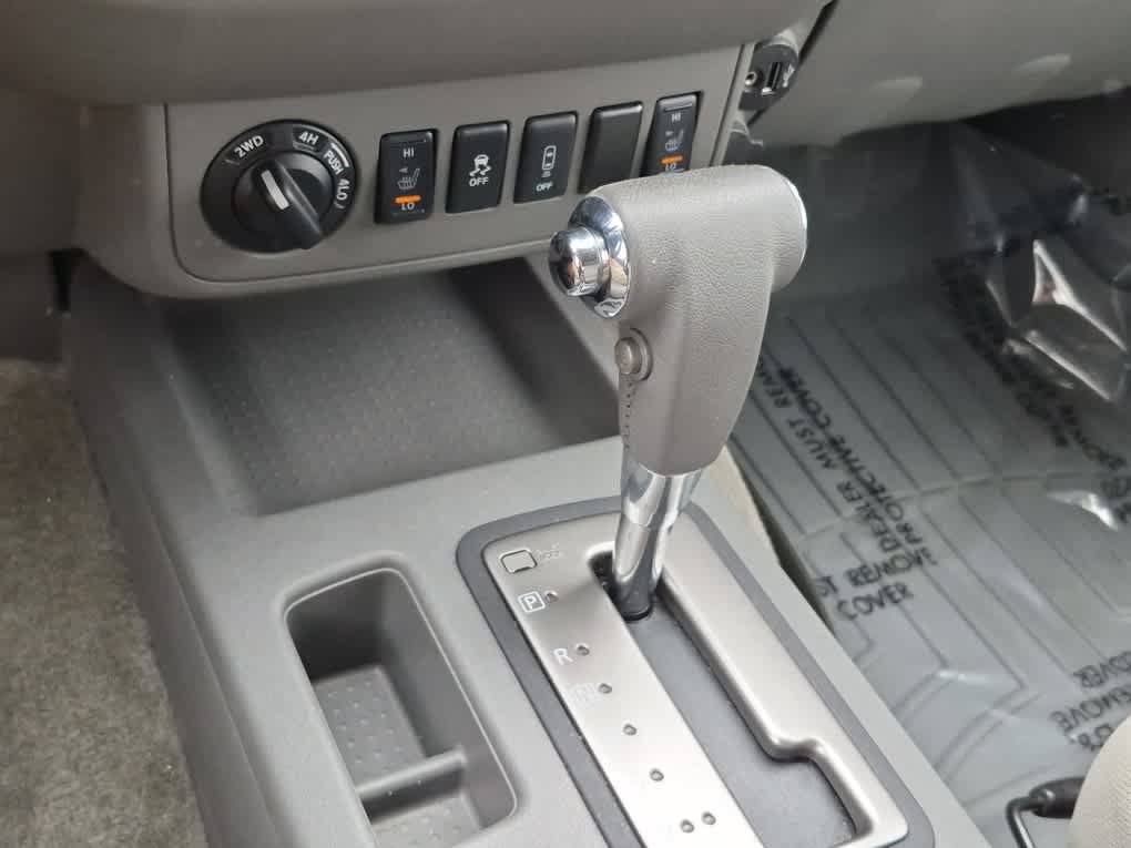 Used 2018 Nissan Frontier SV w/ Value Truck Package AWD/4WD image 12
