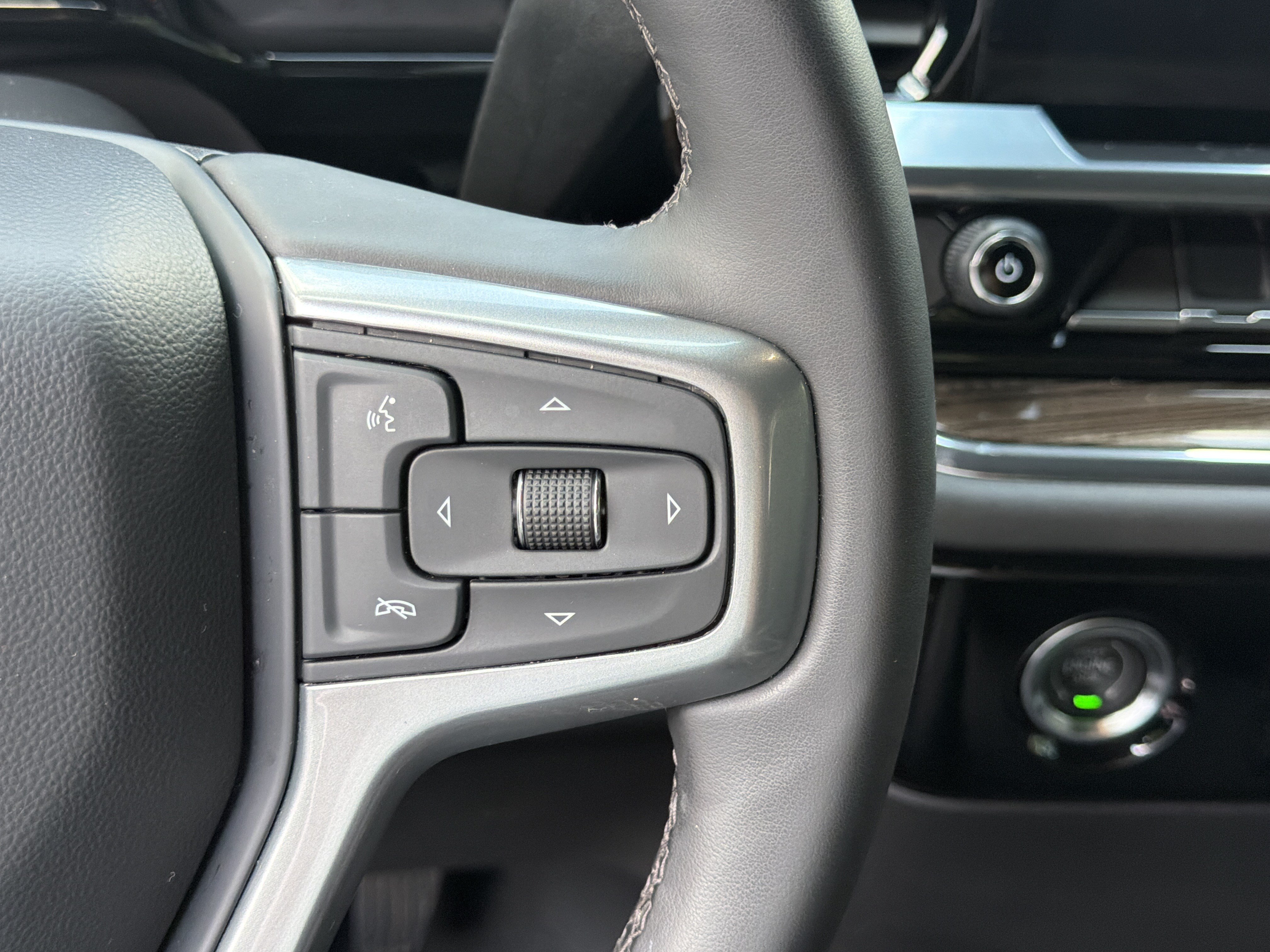 Used 2023 Chevrolet Silverado 1500 LT AWD/4WD image 25