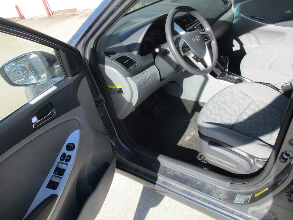 Used 2012 Hyundai Accent GLS w/ Premium Pkg 3 FWD image 23