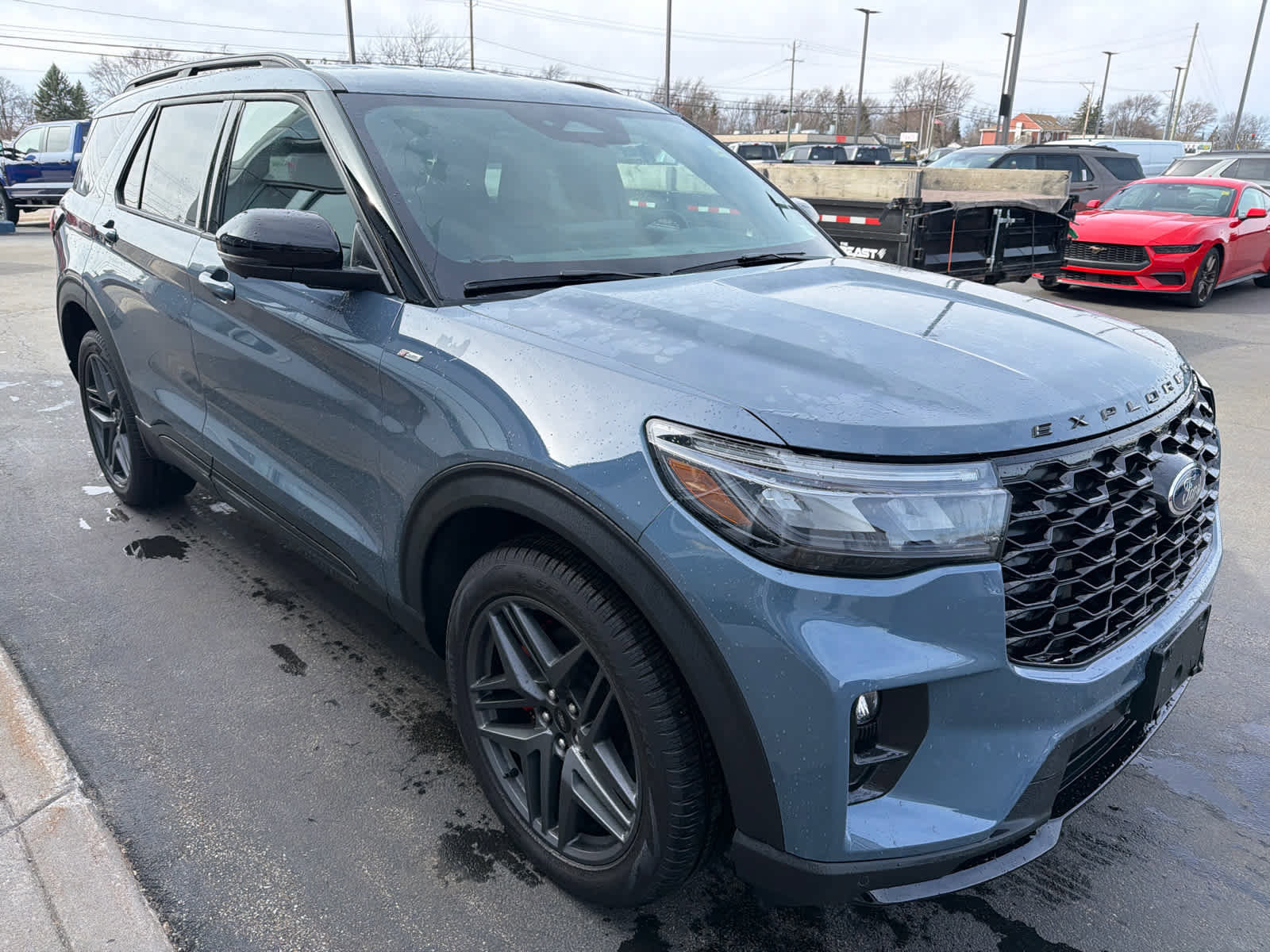 New 2026 Ford Explorer ST-Line w/ ST-Line Street Pack image 3