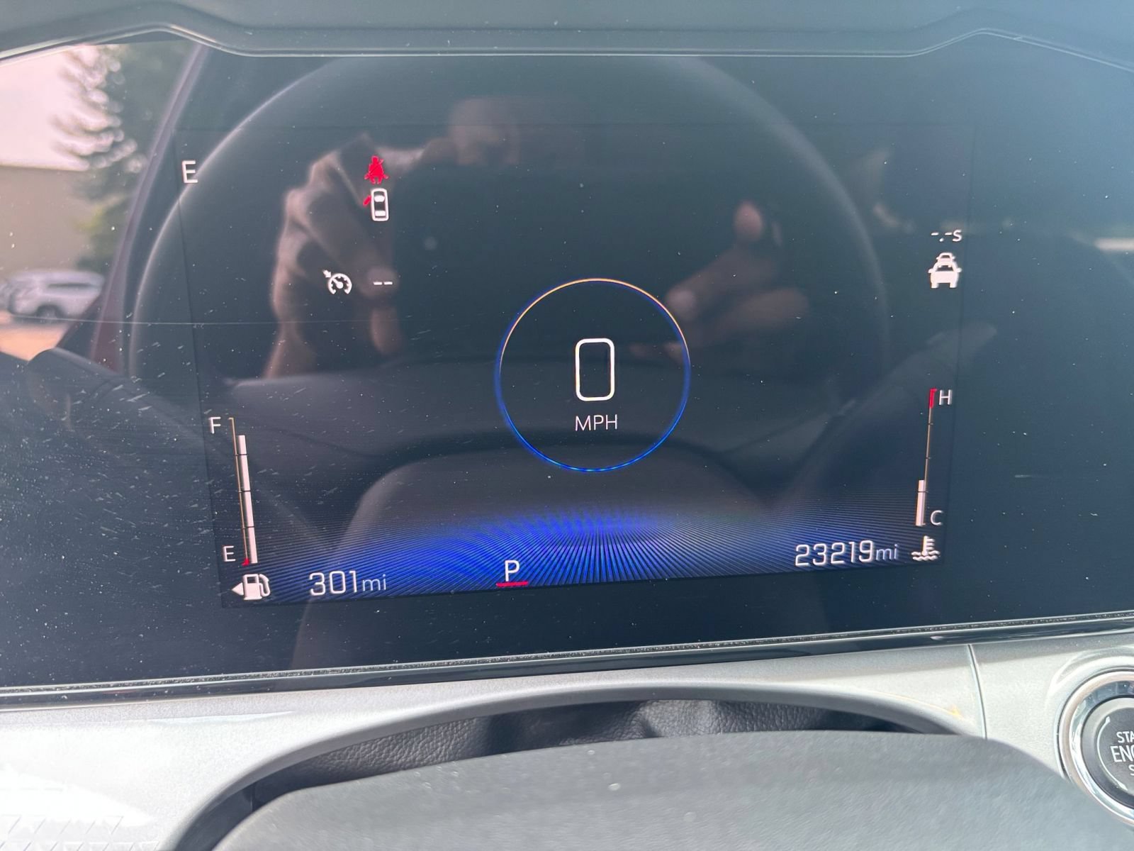 Used 2025 Chevrolet Trax LT FWD image 38