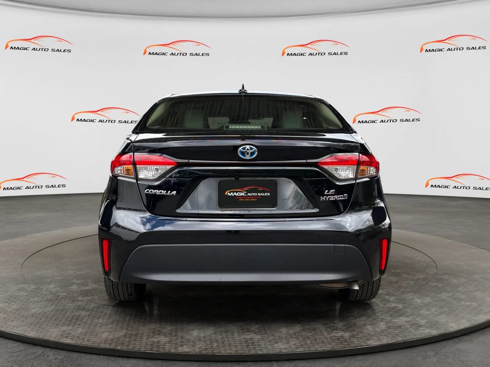 Used 2023 Toyota Corolla LE AWD/4WD image 7