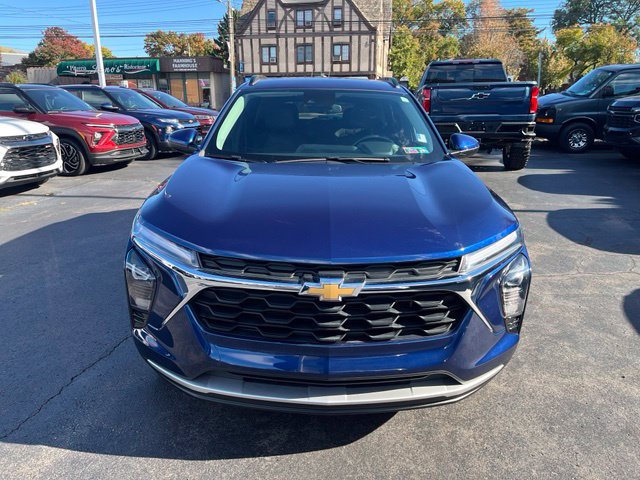 Used 2024 Chevrolet Trax LT w/ LT Convenience Package FWD image 8