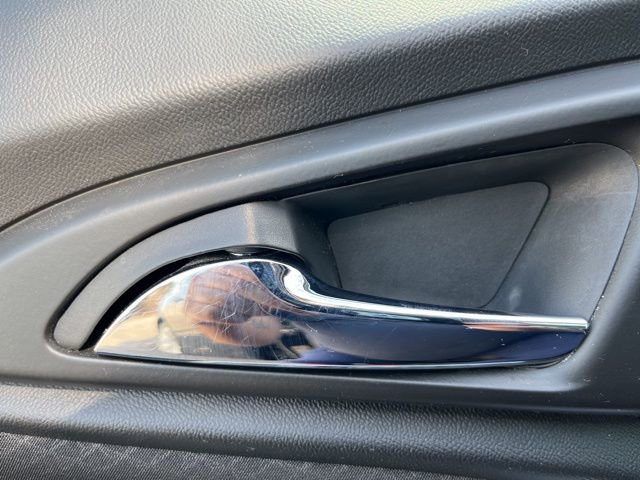 Used 2022 Chevrolet Malibu LT image 11