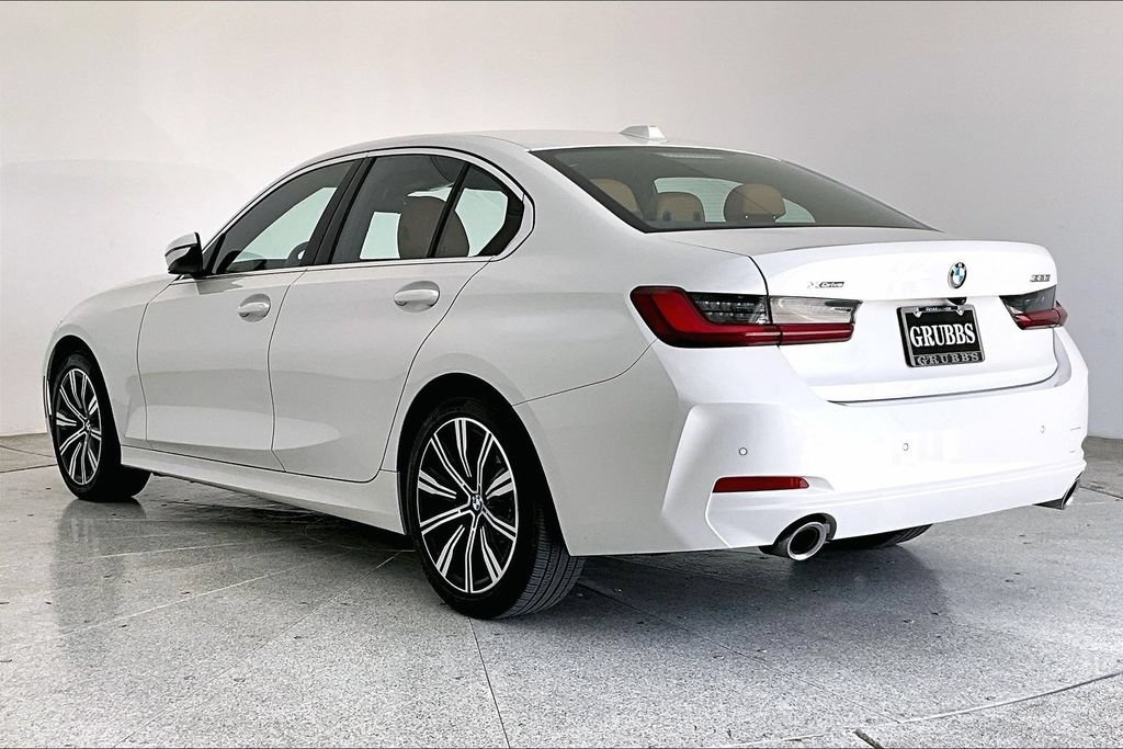 Used 2025 BMW 330i xDrive Sedan w/ Convenience Package AWD/4WD image 15
