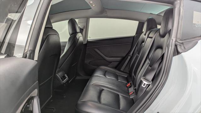 Used 2018 Tesla Model 3 Mid Range image 16