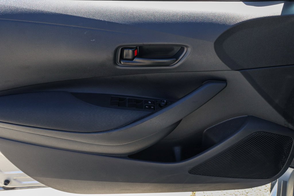 Used 2025 Toyota Corolla LE FWD image 24