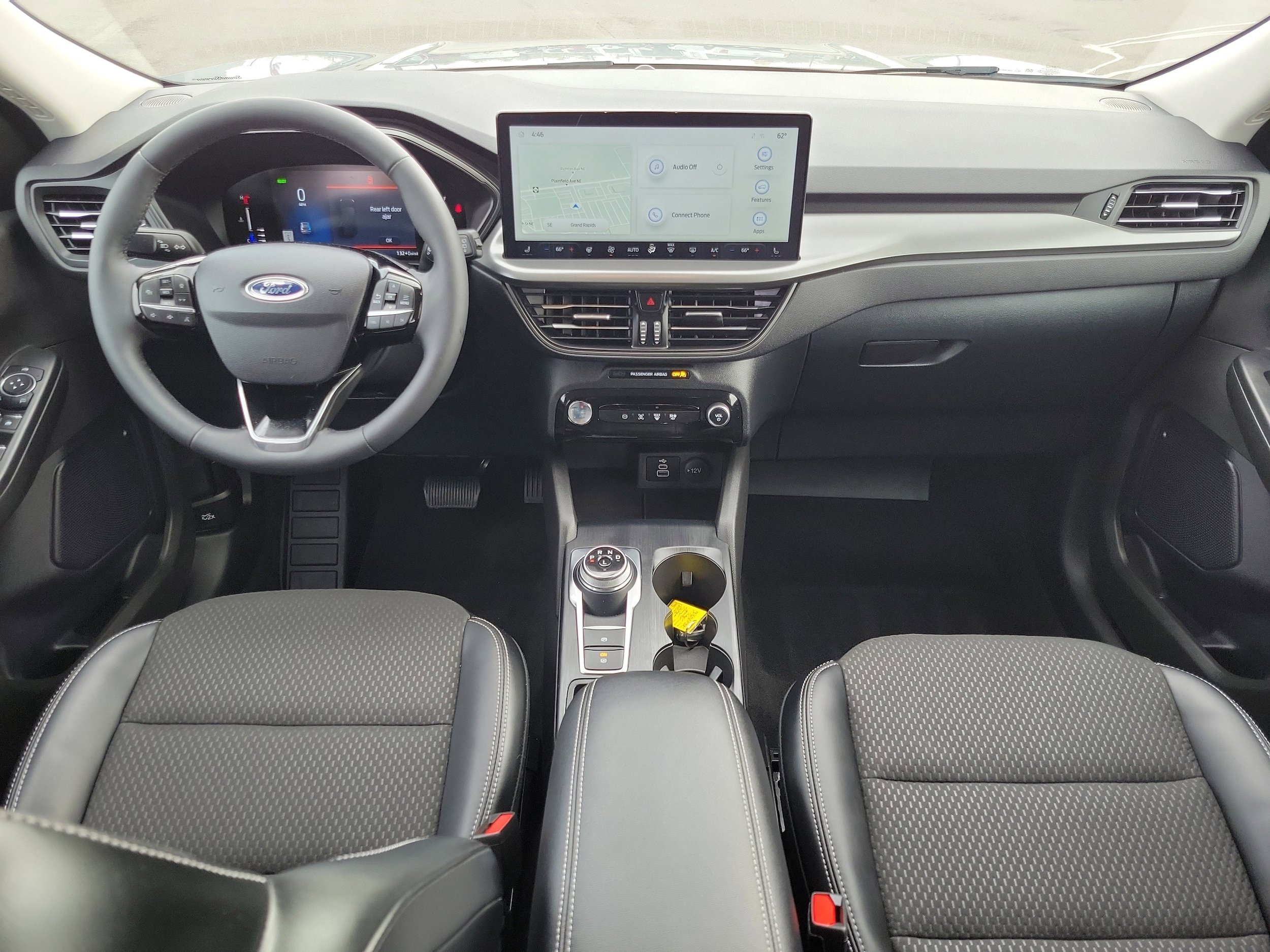 Used 2024 Ford Escape SE w/ Class II Trailer Tow Package FWD image 12