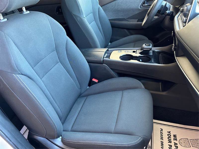 Used 2023 Nissan Rogue S image 13