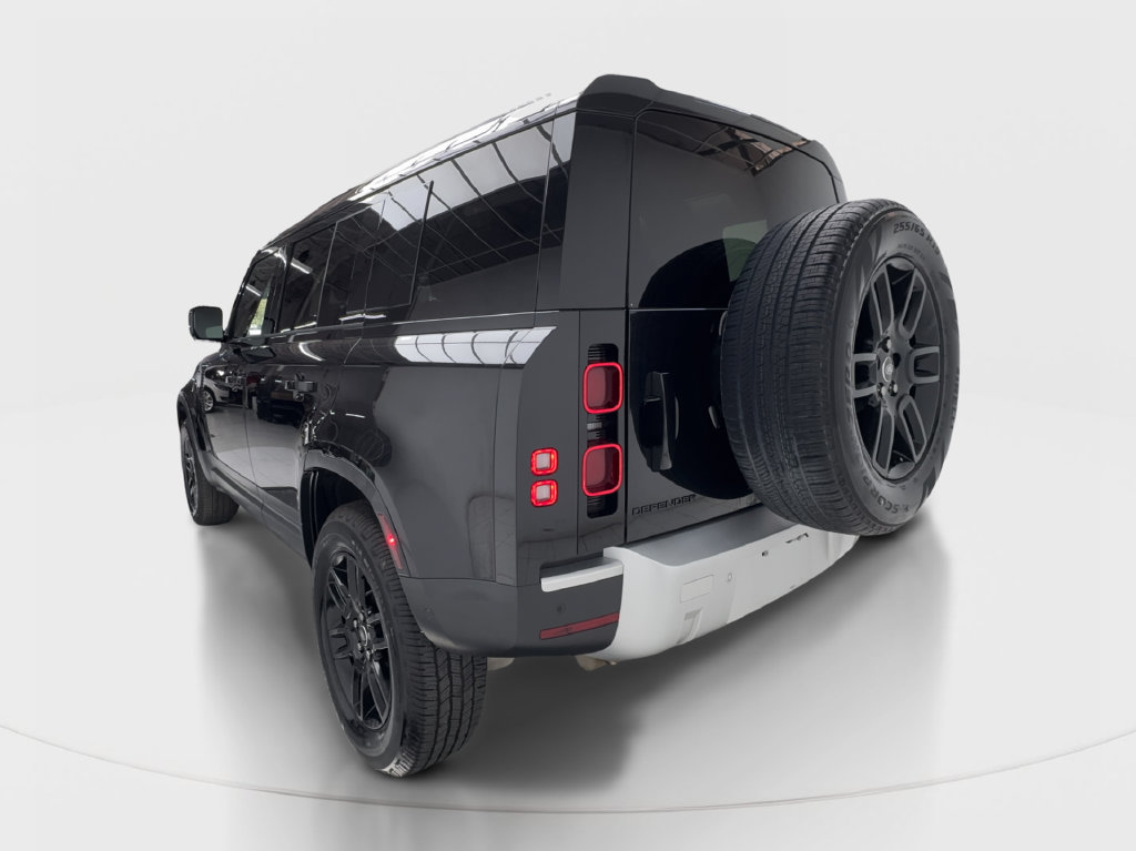 Used 2025 Land Rover Defender 110 S AWD/4WD image 8