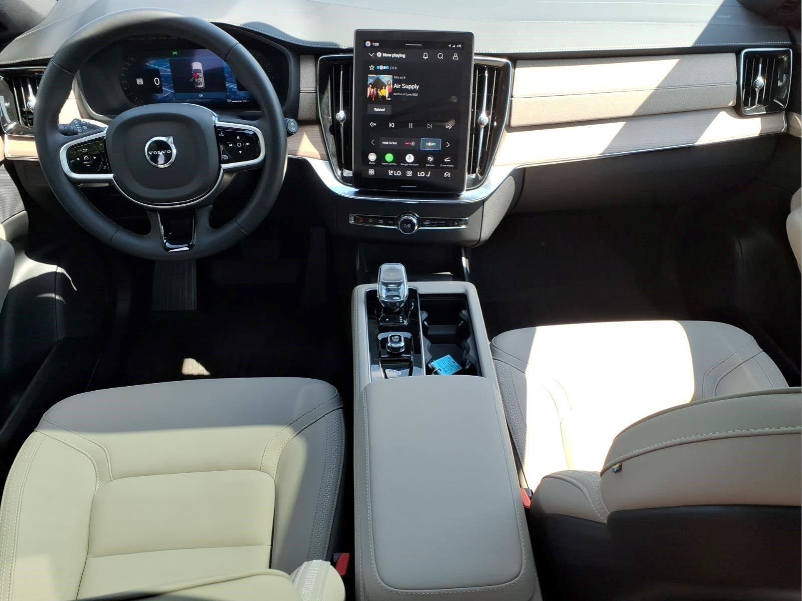 Used 2026 Volvo XC90 B6 Plus w/ Protection Package Premier AWD/4WD image 8