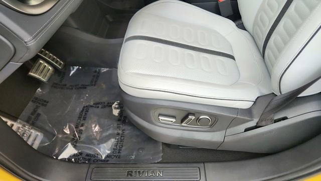 Used 2024 Rivian R1S Adventure image 38