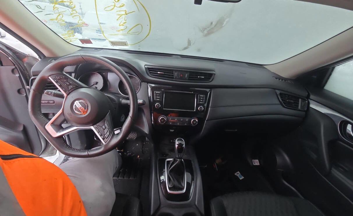 Used 2020 Nissan Rogue S w/ Special Edition Package image 12