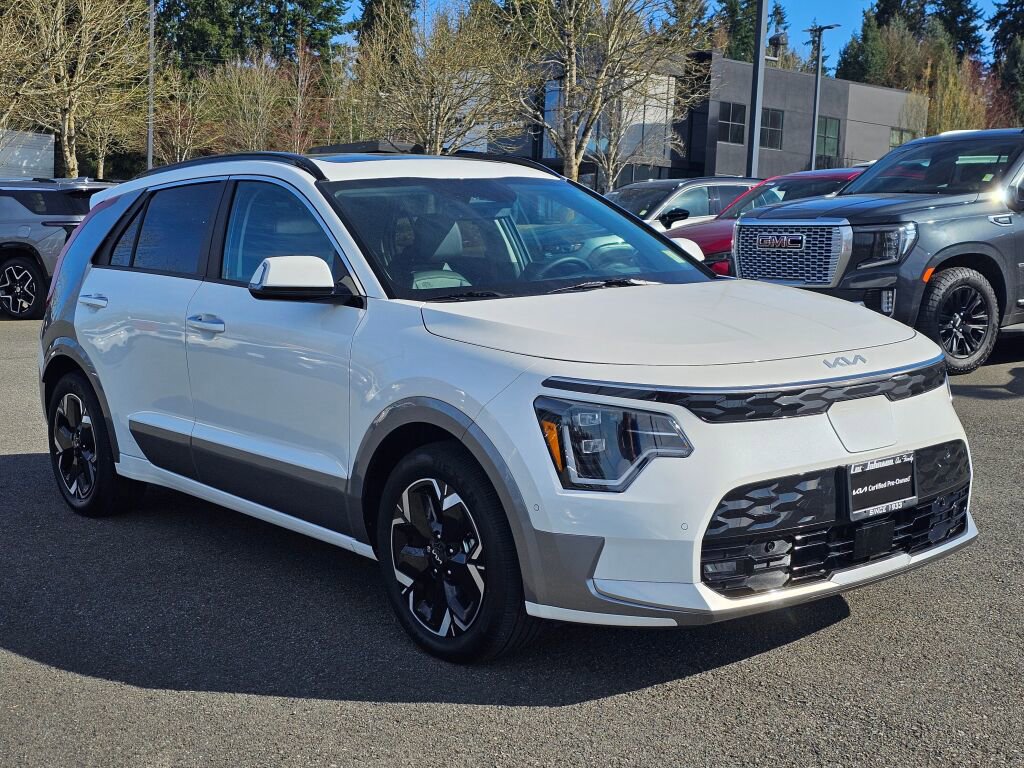 Certified 2023 Kia Niro Wave w/ Wave Preserve Package image 3