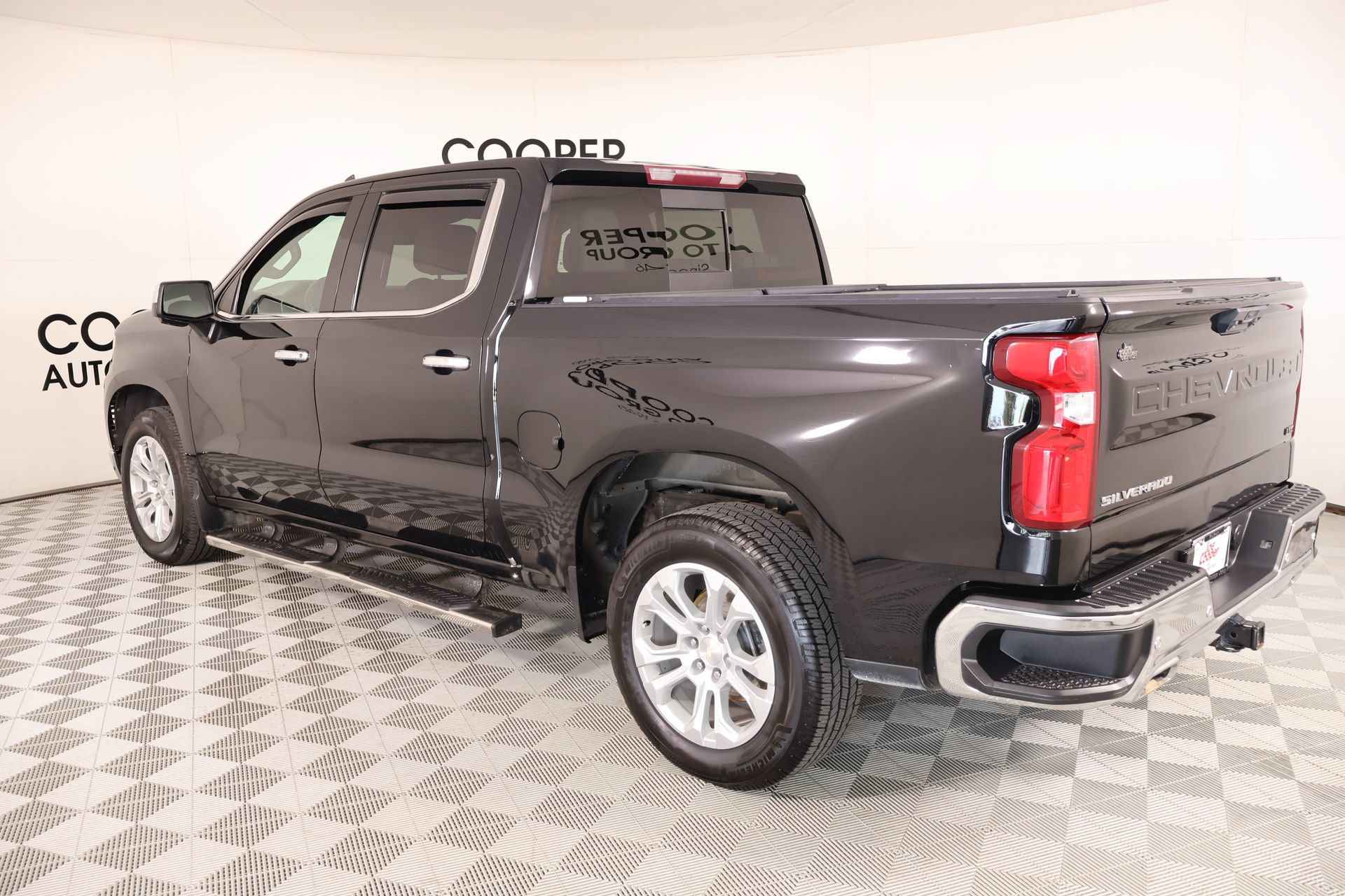 Used 2022 Chevrolet Silverado 1500 LTZ AWD/4WD image 23