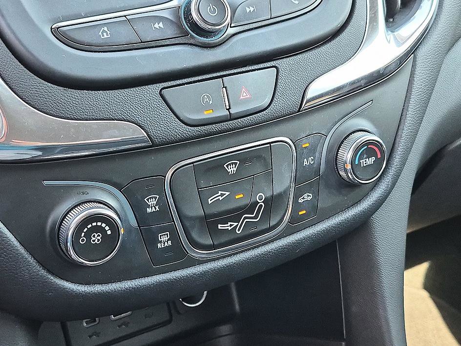 Used 2023 Chevrolet Equinox LT AWD/4WD image 23