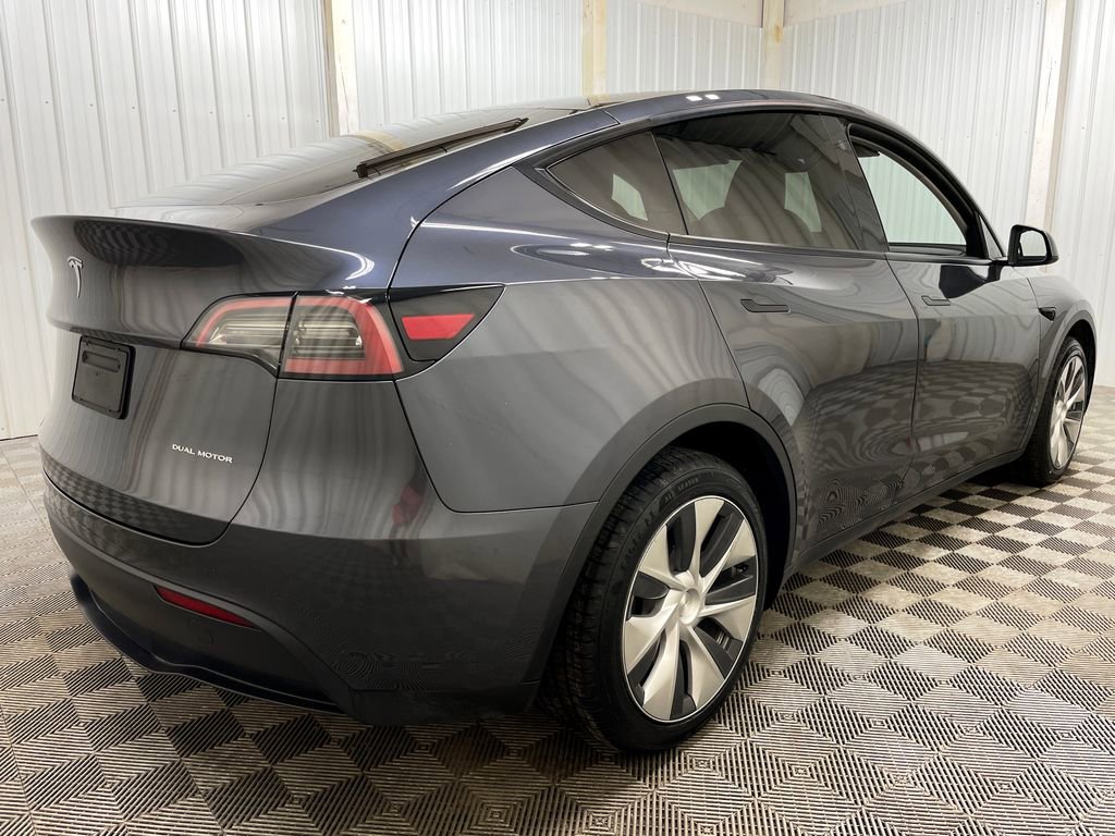 Used 2023 Tesla Model Y Long Range image 18