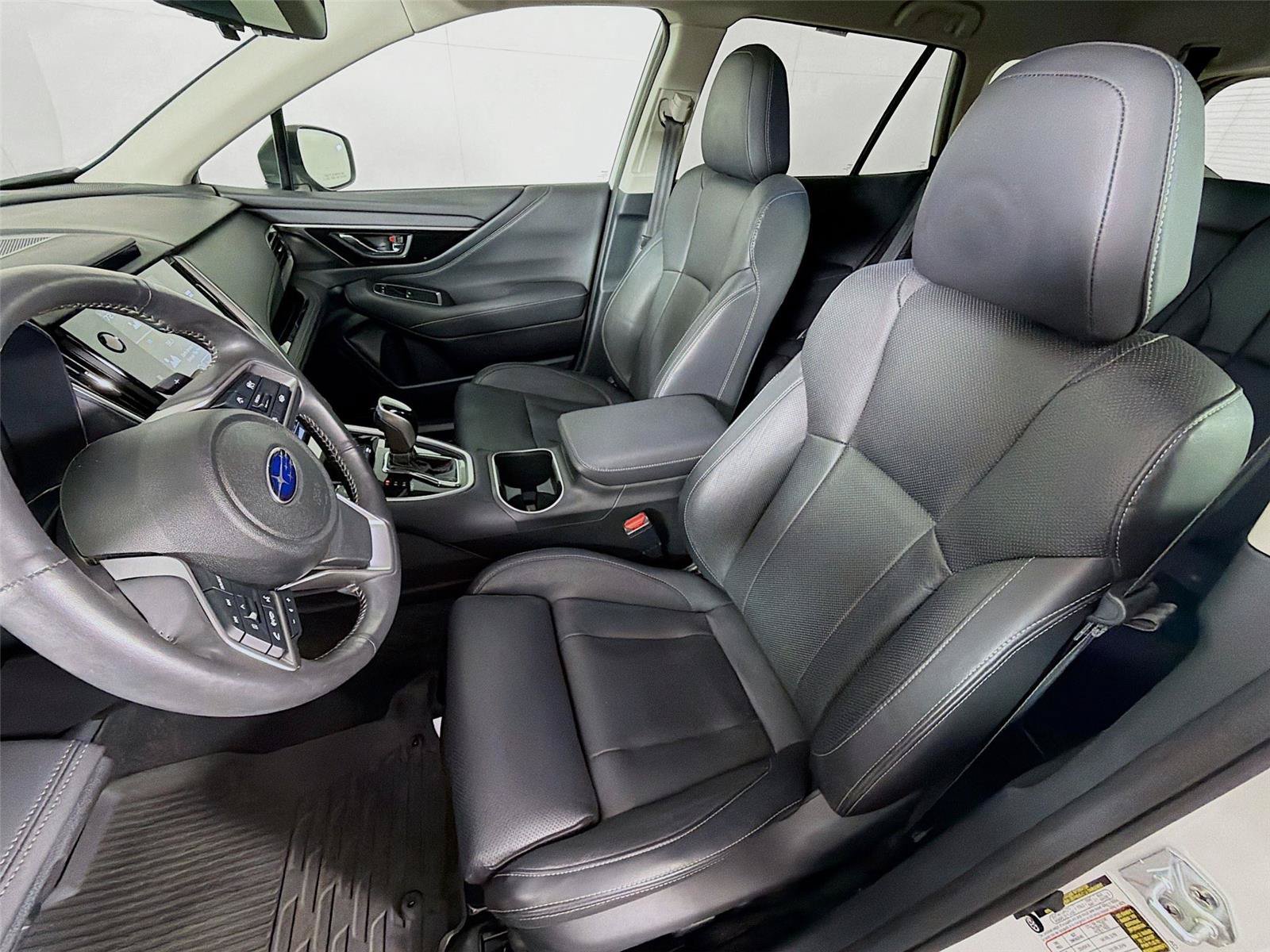 Used 2023 Subaru Outback Touring XT AWD/4WD image 2