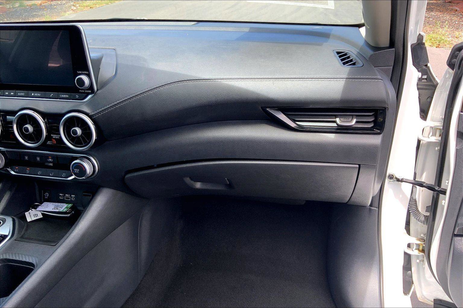 Used 2024 Nissan Sentra SV FWD image 16