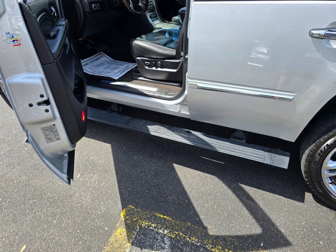 Used 2014 Cadillac Escalade Platinum AWD/4WD image 24