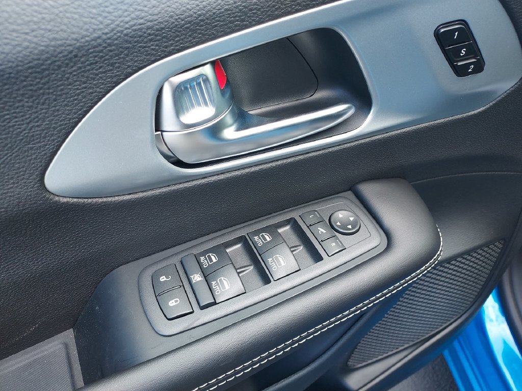 New 2026 Chrysler Pacifica Limited w/ S Appearance Package FWD image 19