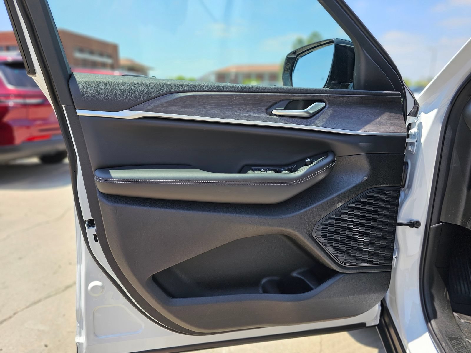 New 2026 Jeep Grand Cherokee Altitude RWD image 18