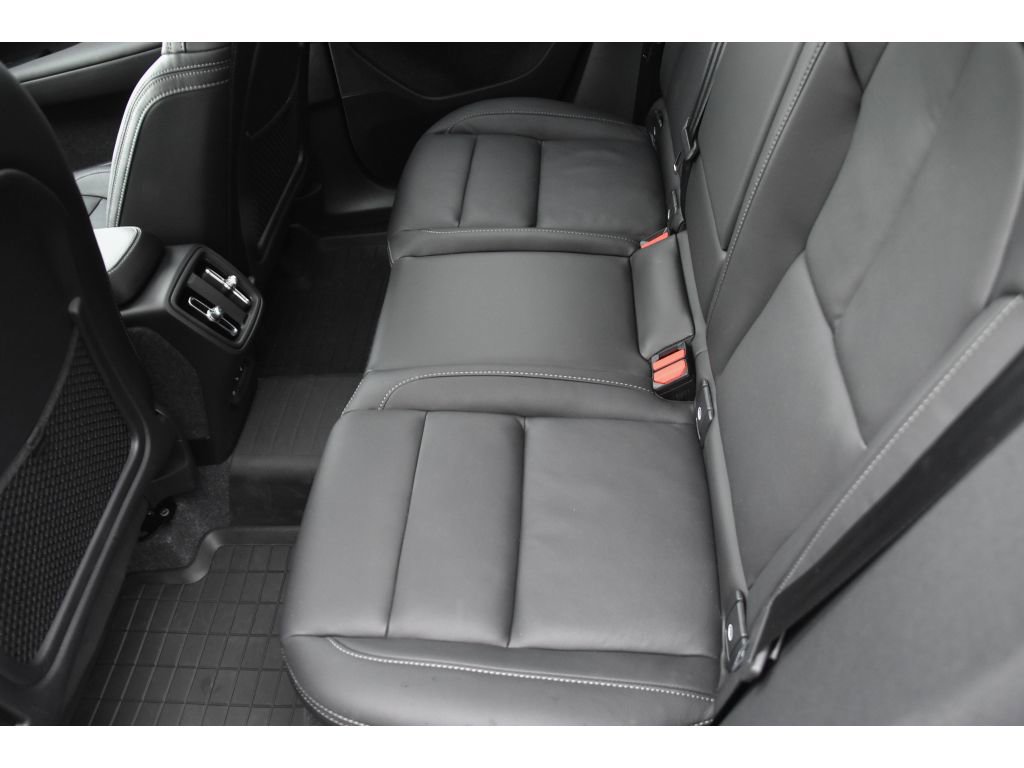 Certified 2025 Volvo XC40 B5 Core w/ Protection Package Premier image 13