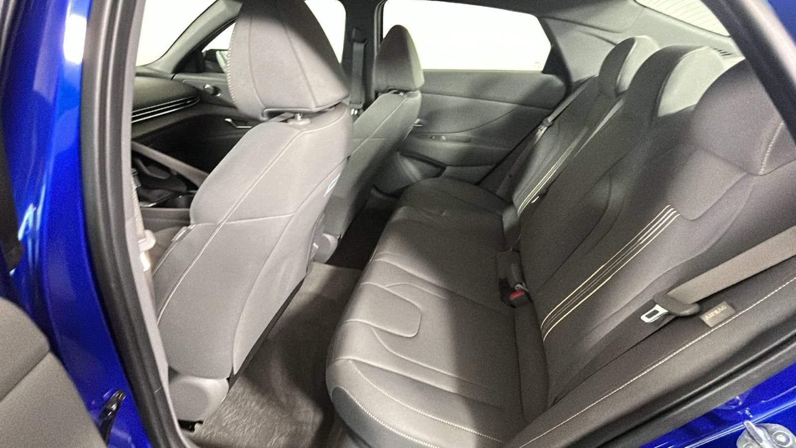 Certified 2025 Hyundai Elantra SEL FWD image 26