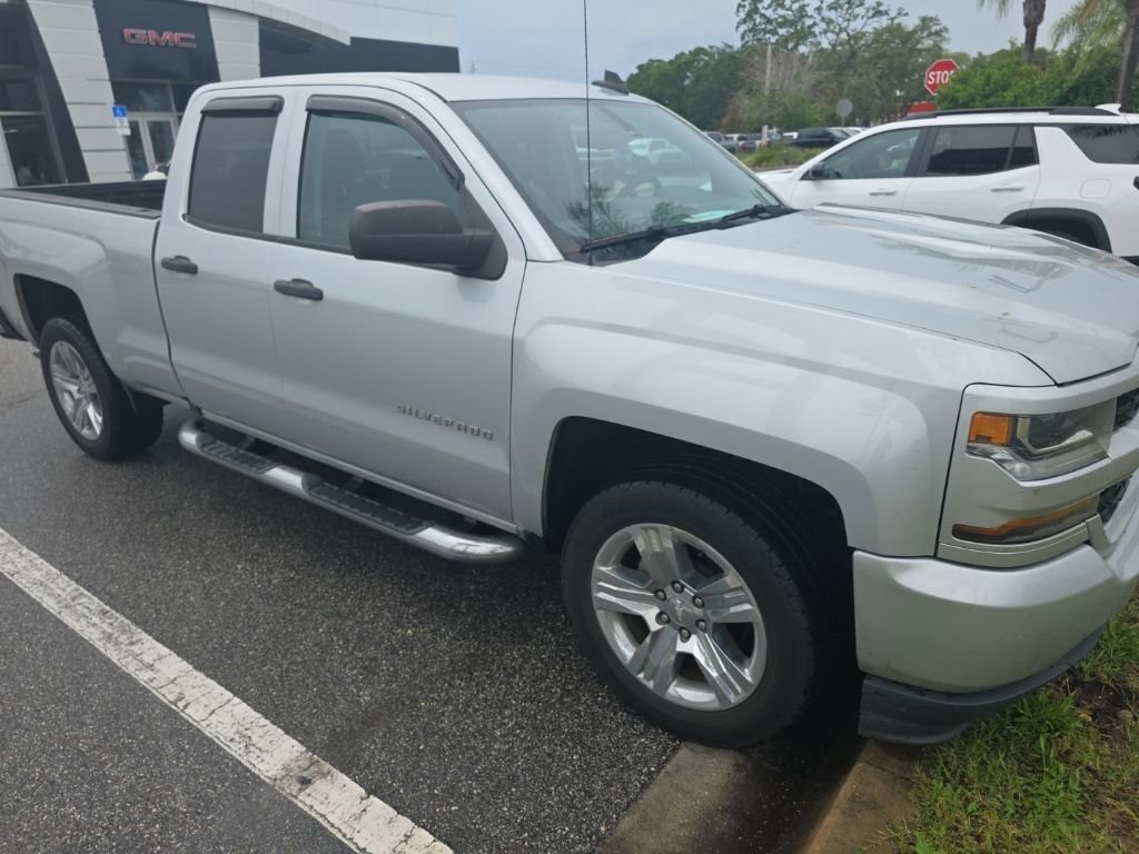 Used 2018 Chevrolet Silverado 1500 Custom w/ Custom Value Package RWD image 4