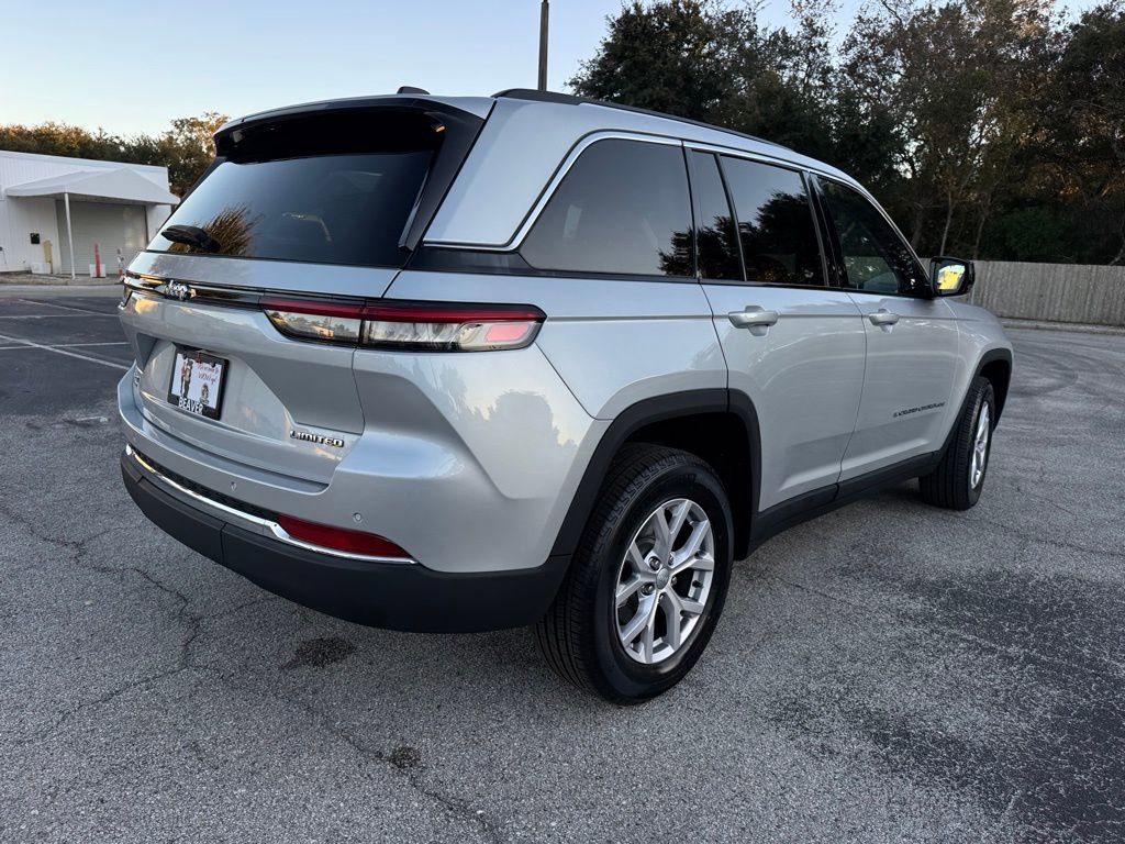 Used 2022 Jeep Grand Cherokee Limited w/ Trailer Tow Prep Group (B) image 9