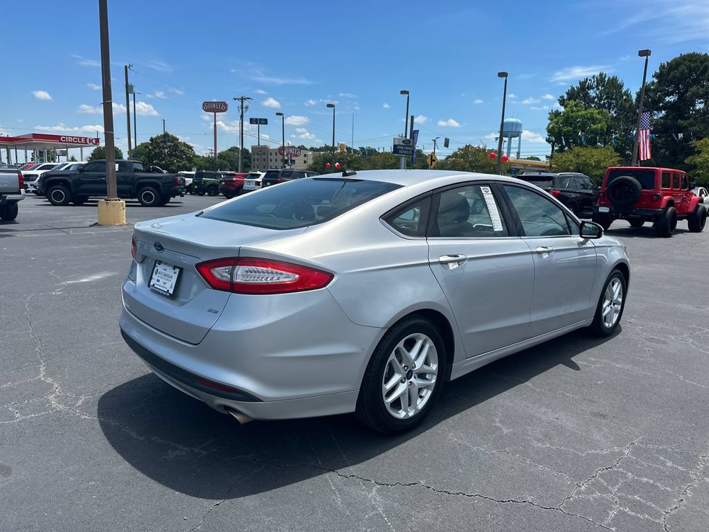 Used 2015 Ford Fusion SE FWD image 7