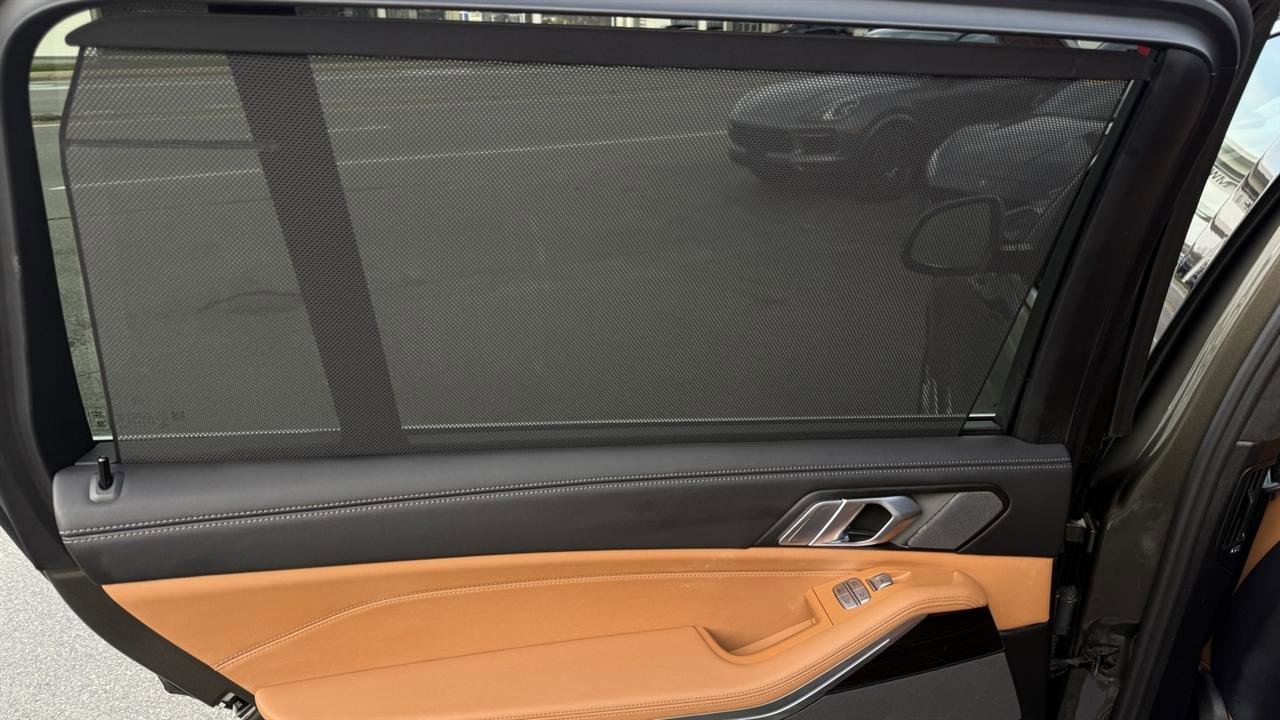 Used 2024 BMW X7 xDrive40i image 31