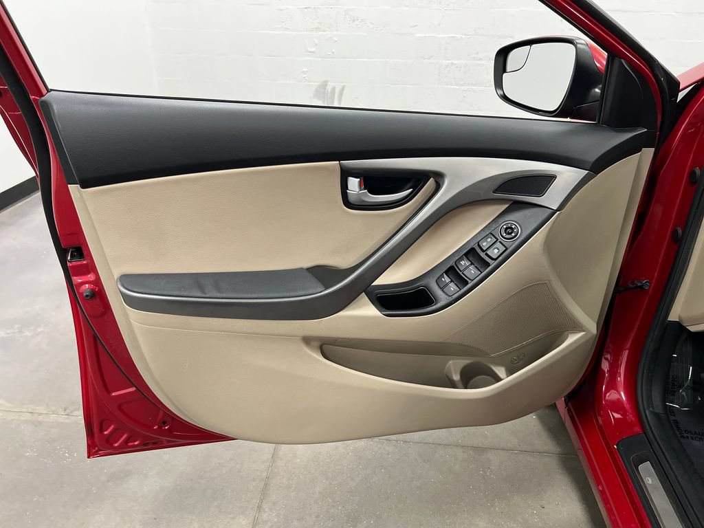 Used 2015 Hyundai Elantra Limited FWD image 13