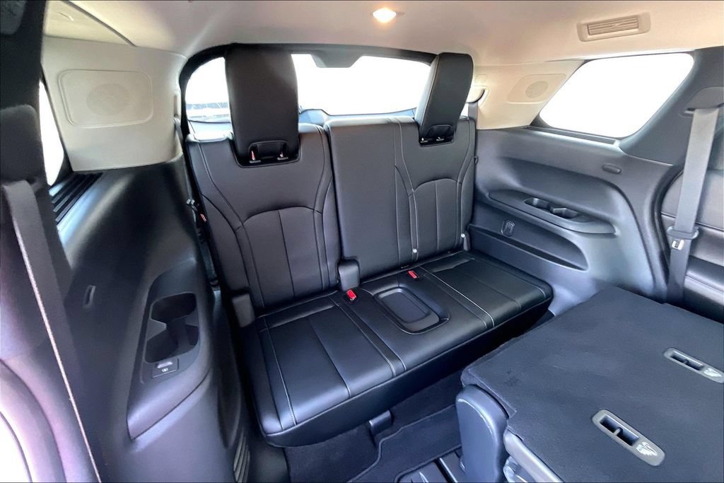 Used 2023 INFINITI QX60 Luxe w/ Vision Package AWD/4WD image 28