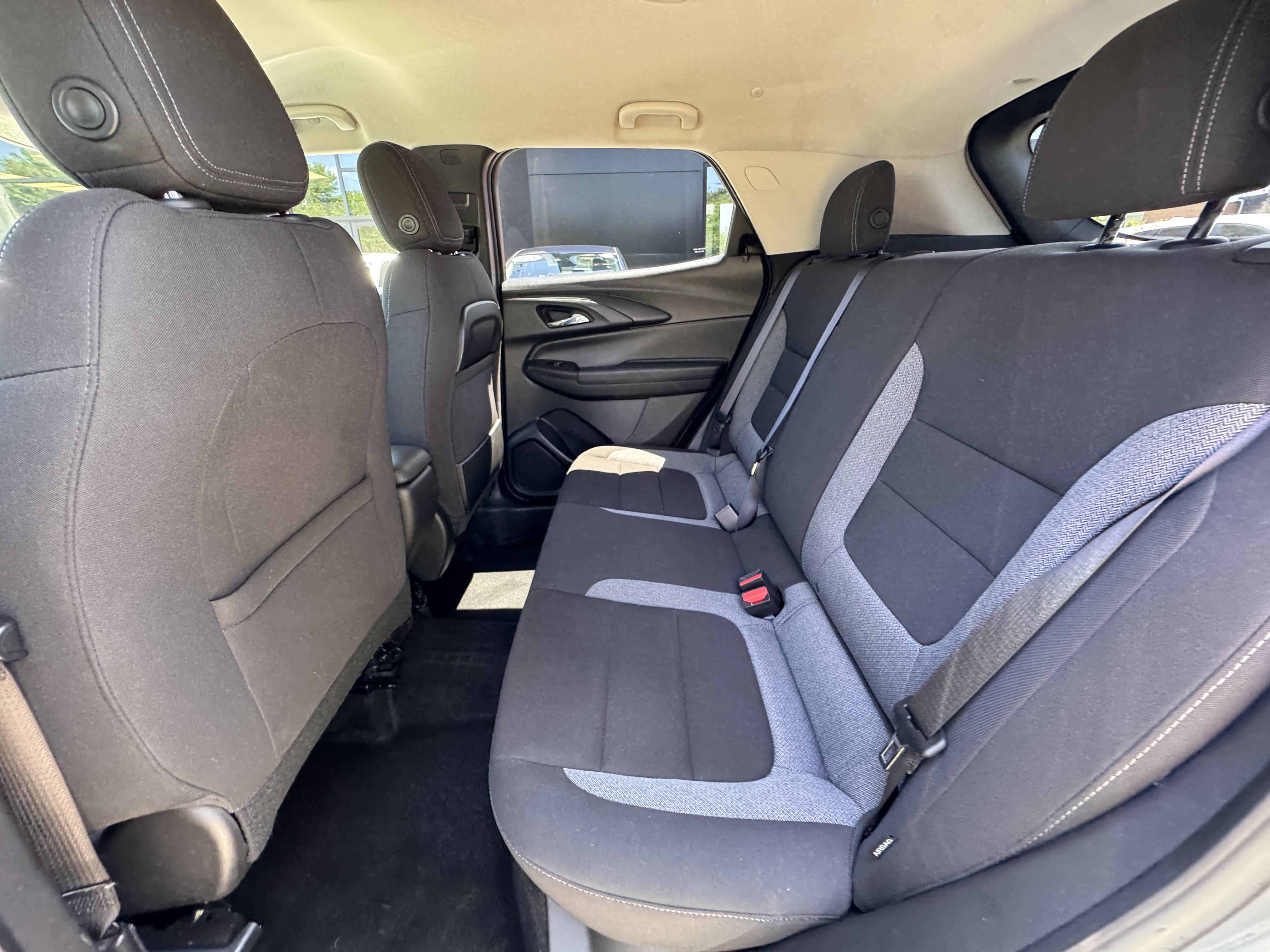 Used 2023 Chevrolet TrailBlazer LT w/ Convenience Package AWD/4WD image 6