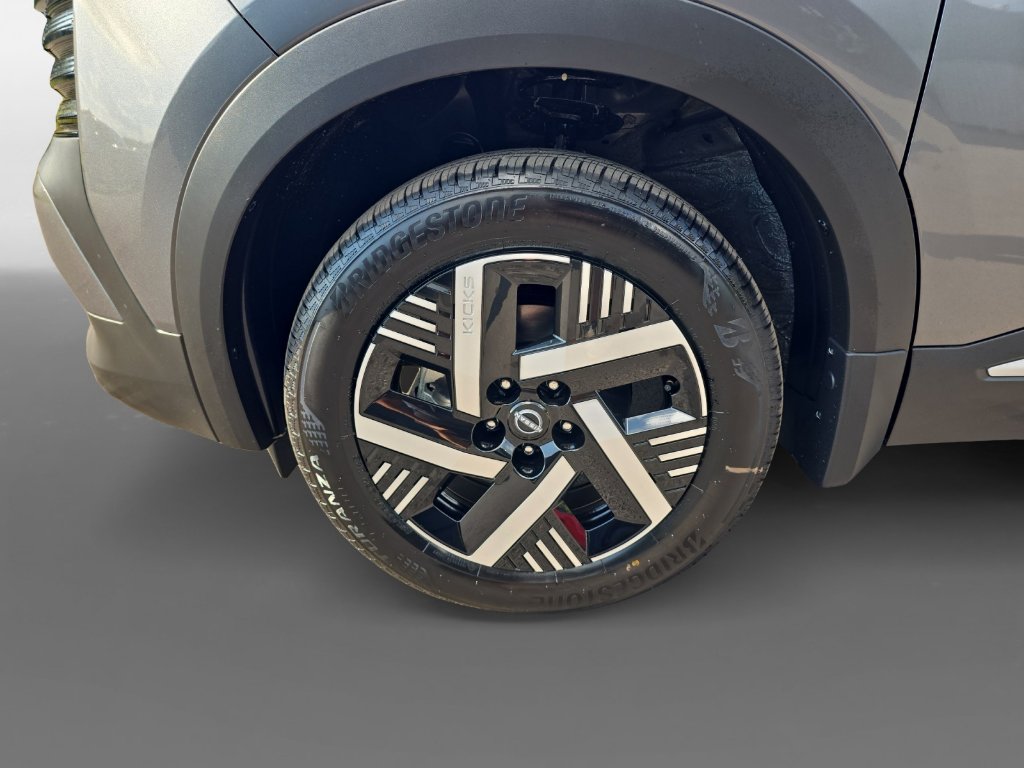 New 2026 Nissan Kicks SV image 10
