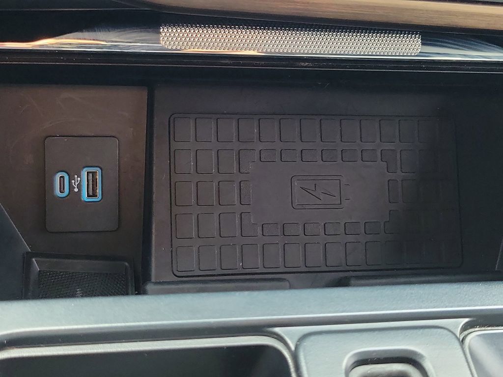 Used 2022 Ford F150 Lightning Lariat image 26