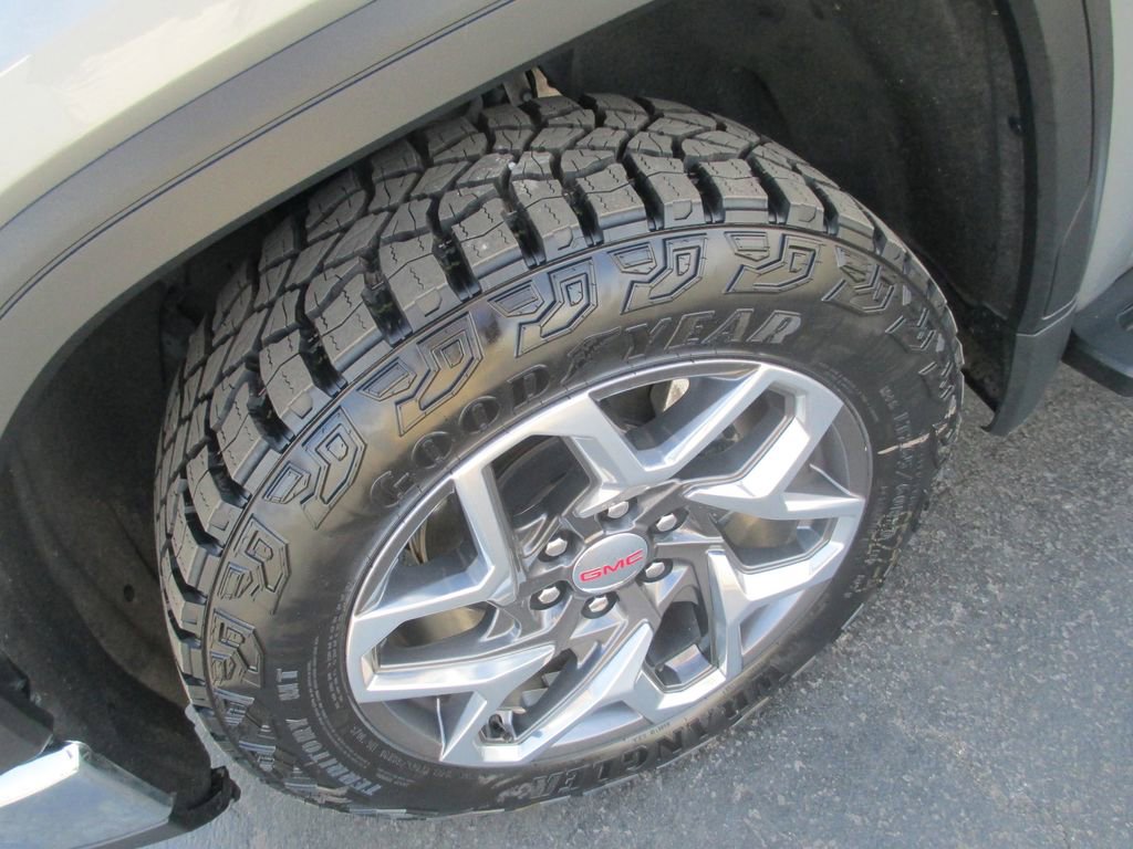 Used 2023 GMC Sierra 1500 SLT w/ SLT Premium Plus Package image 14