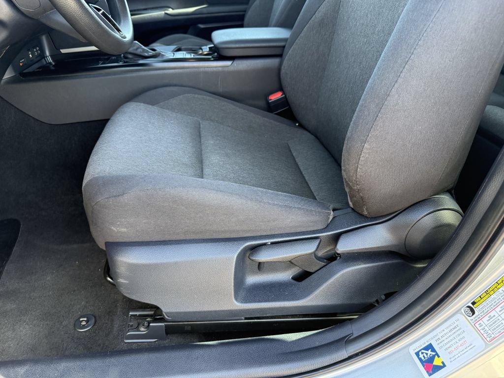 Used 2025 Toyota Camry LE FWD image 11