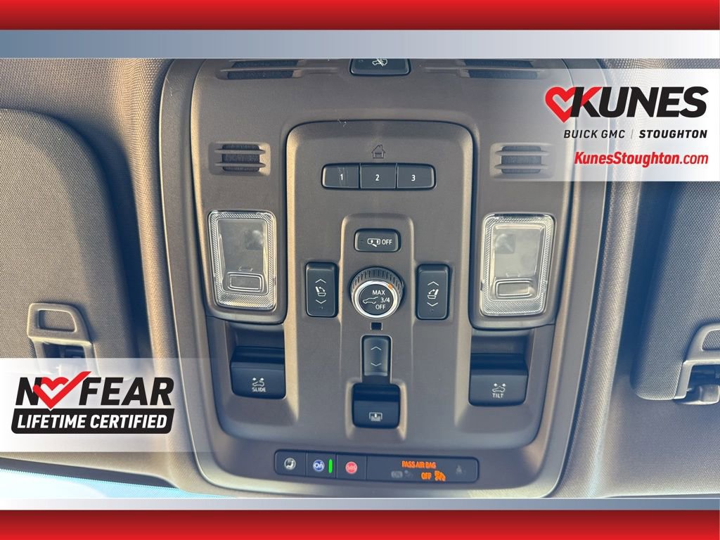 Used 2024 GMC Yukon Denali w/ Denali Reserve Package image 34