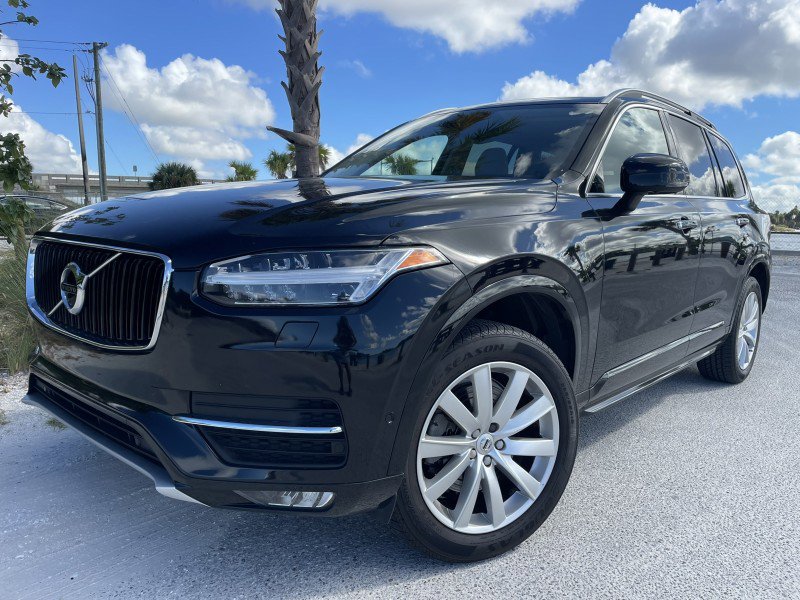 Used 2018 Volvo XC90 T5 Momentum w/ Convenience Package