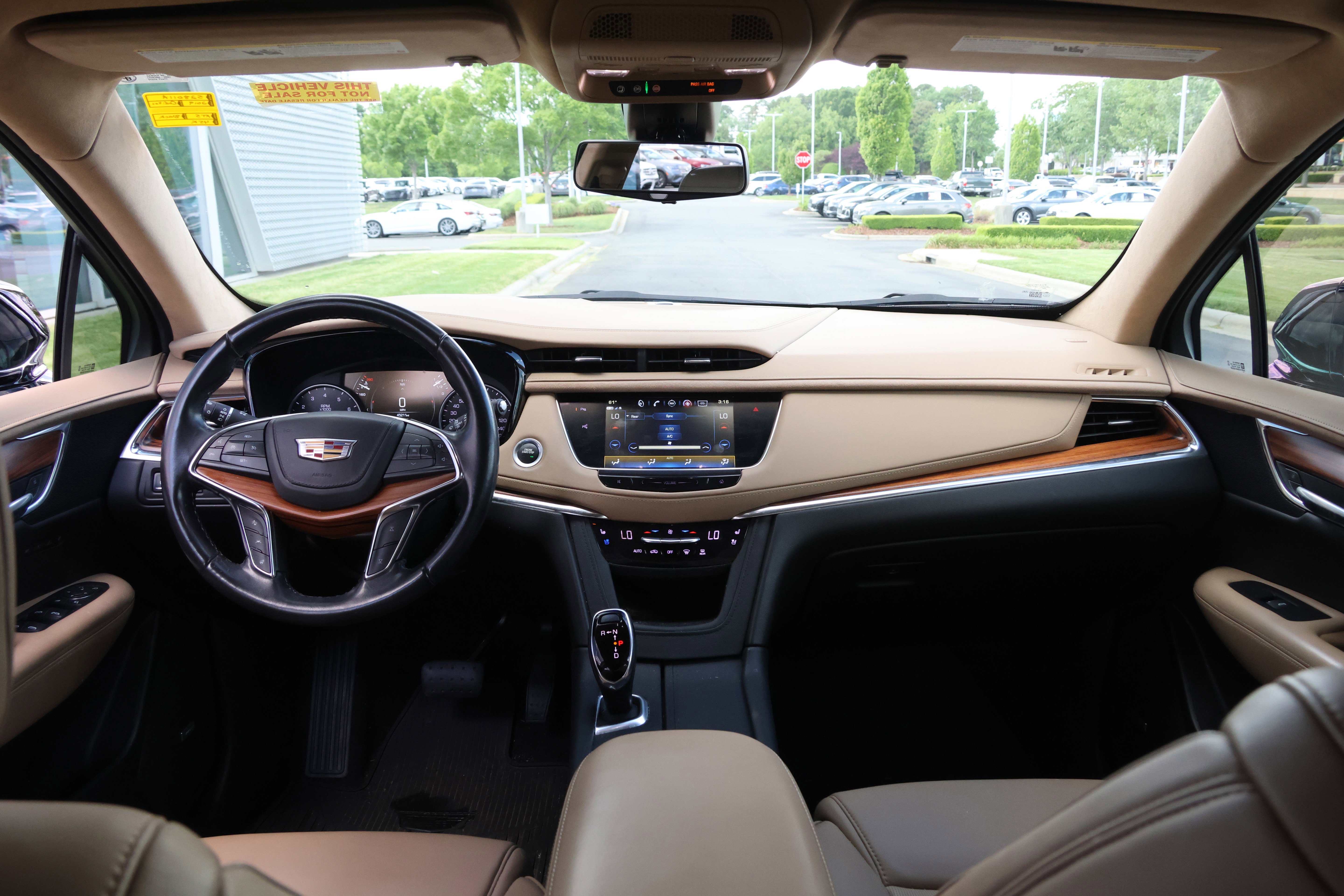 Used 2019 Cadillac XT5 Platinum AWD/4WD image 17
