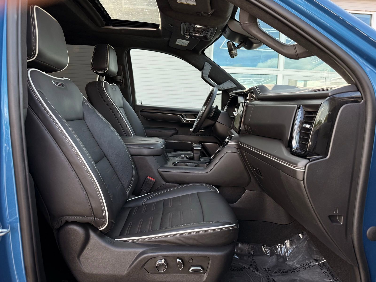 Used 2023 GMC Sierra 1500 AT4X image 41