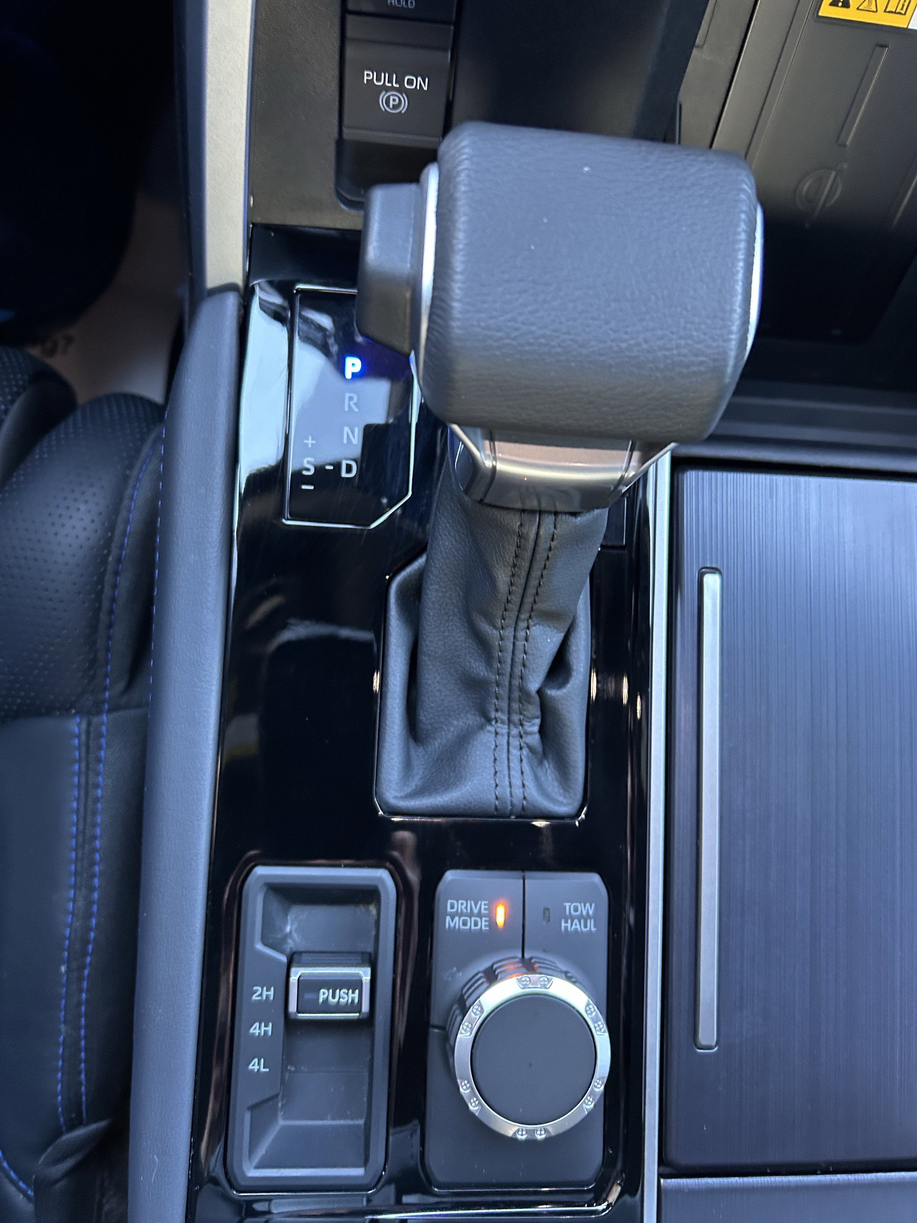 Used 2024 Toyota Tundra Platinum image 34