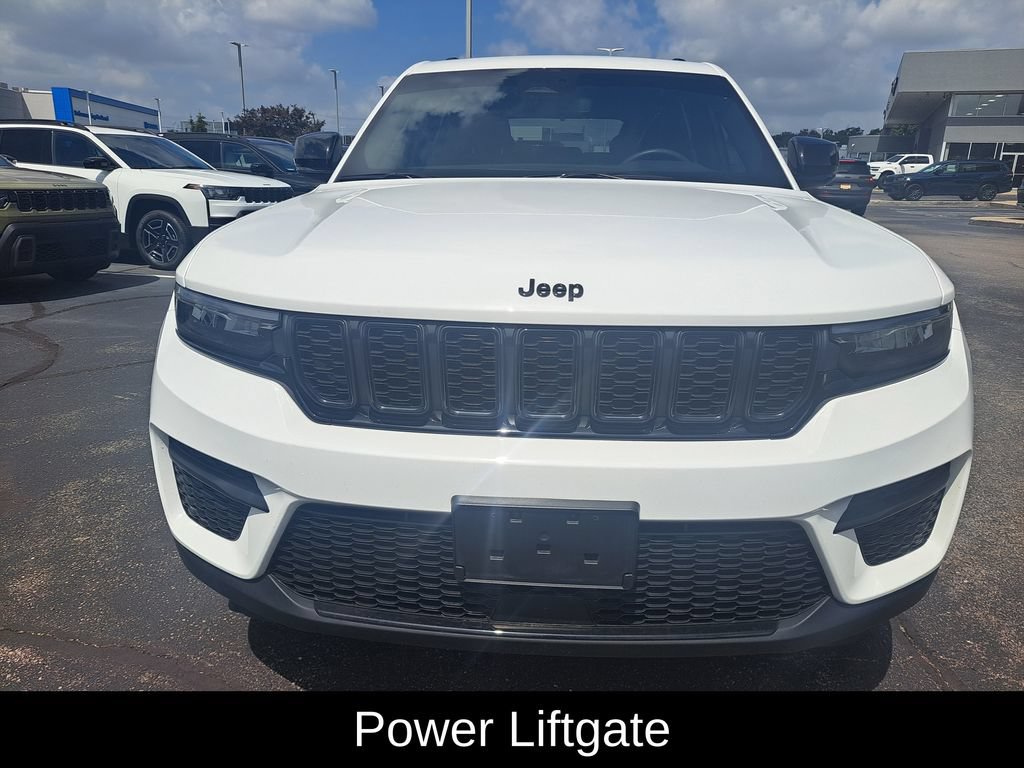 Certified 2023 Jeep Grand Cherokee Altitude AWD/4WD image 9