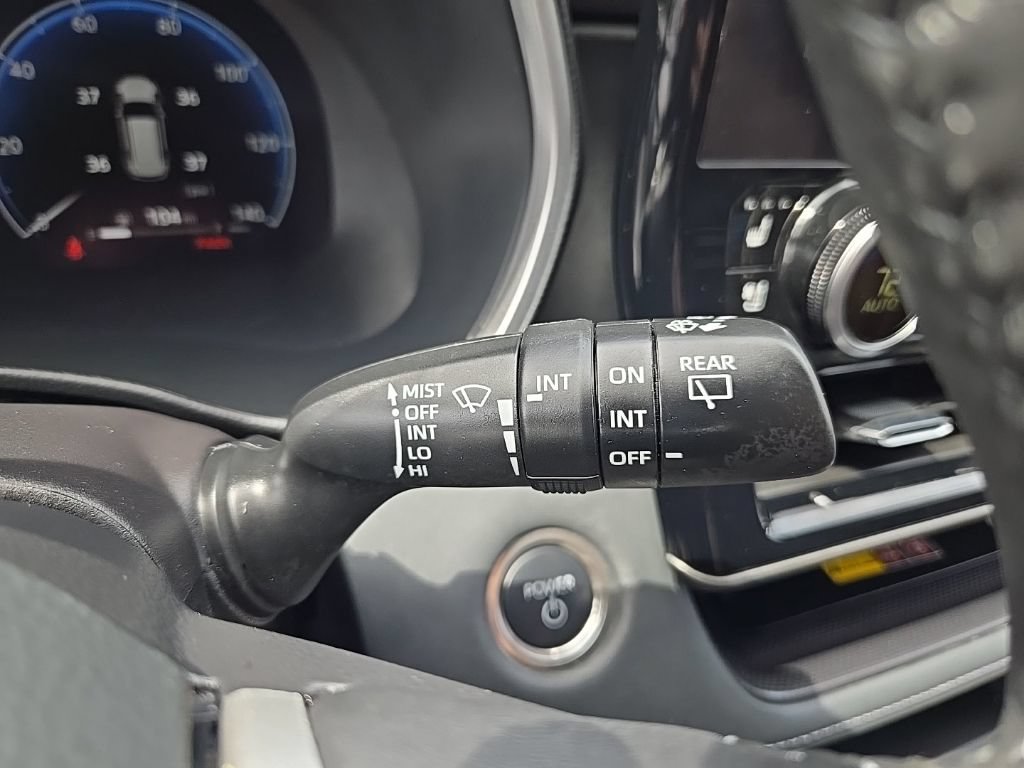 Used 2025 Toyota Highlander Limited AWD/4WD image 20