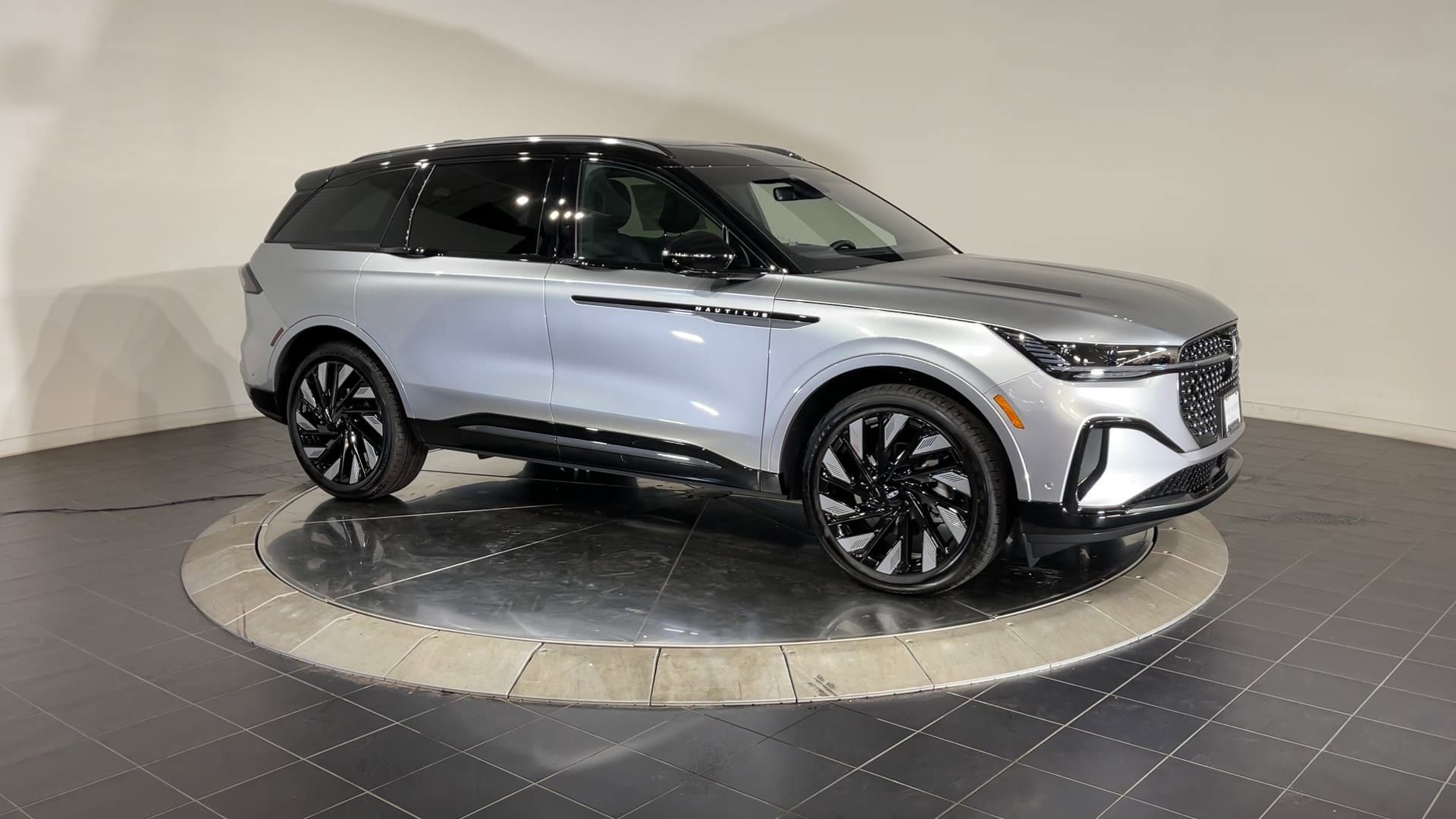 New 2024 Lincoln Nautilus Reserve w/ Equipment Group 202A image 7