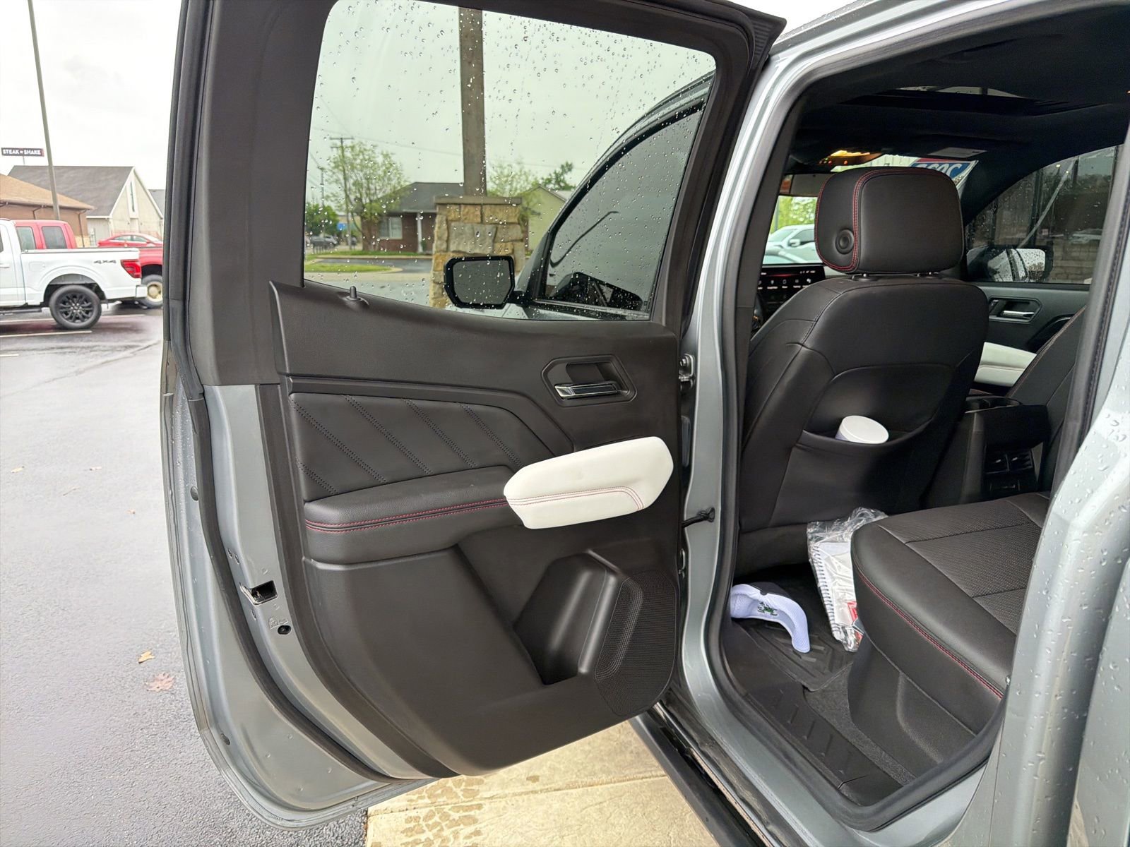 Used 2023 GMC Canyon AT4X AWD/4WD image 2