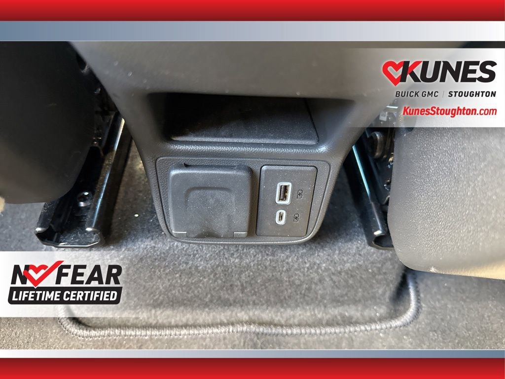 Used 2024 Buick Encore GX Avenir w/ Avenir Convenience Package image 40