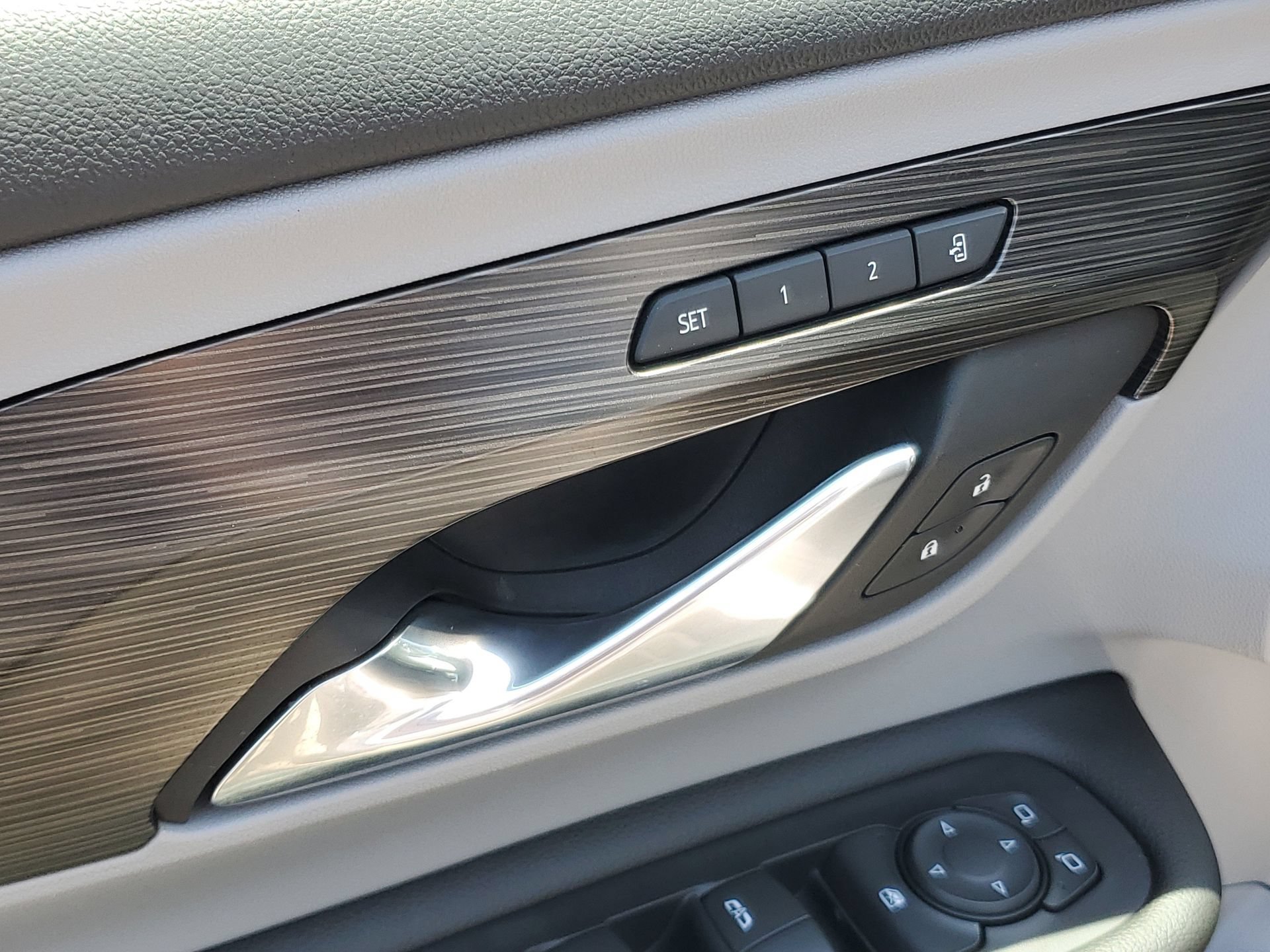Used 2023 GMC Terrain SLT w/ LPO, Floor Liner Package FWD image 19